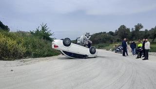 80 yaşındaki s&uuml;r&uuml;c&uuml; takla atan ara&ccedil;tan sağ &ccedil;ıktı