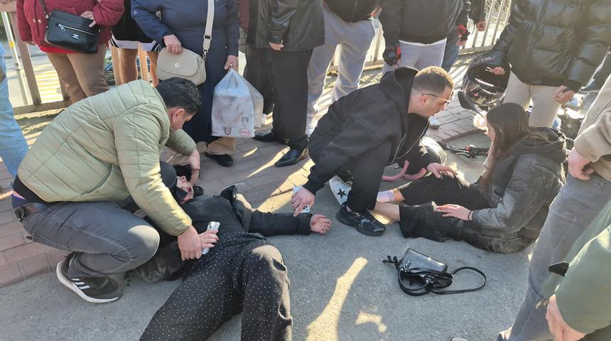 Zonguldak'ta motosiklet, otomobile &ccedil;arptı: 2 yaralı