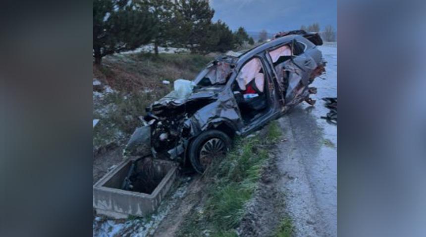 &Ccedil;orum'da aynı noktada peş peşe iki trafik kazası! &Ouml;l&uuml; ve yaralılar var