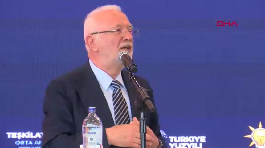 AK Parti Genel Başkanvekili Mustafa Elitaş: "&Ouml;zg&uuml;r Bey'in zihni &ouml;zg&uuml;r değil"