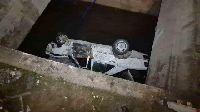 Eskişehir’de kontrolden çıkan otomobil sulama kanalına uçtu: 2 yaralı 2