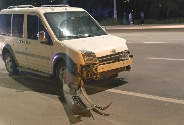 Hafif ticari araçla çarpışan motosiklet sürücüsü hayatını kaybetti 1