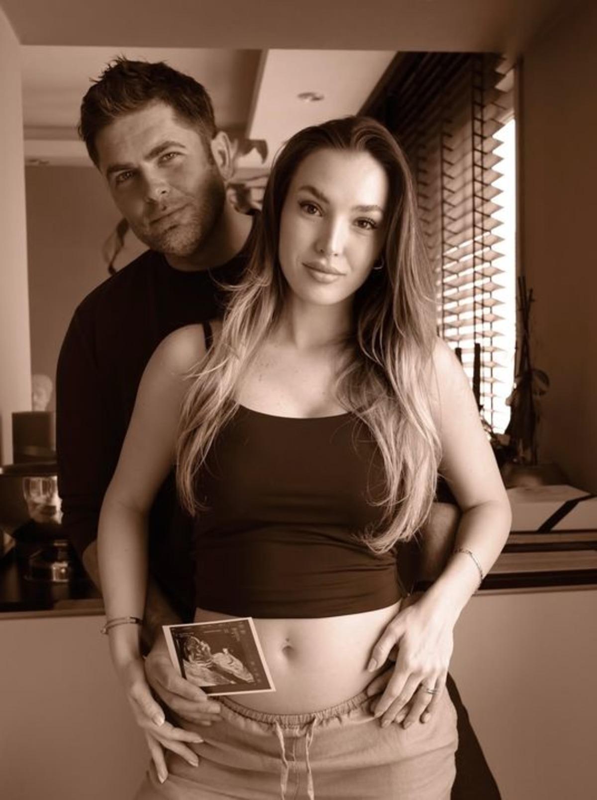 Survivor aşıkları Mert Öcal ve Sude Burcu dan müjdeli haber! Böyle duyurdular 3