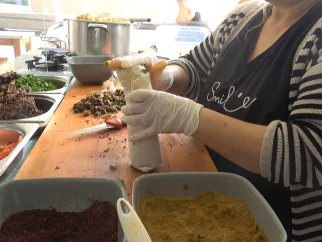 10 yıldır bu işi yapıyor! 90TL'ye kapıda kuyruk oluyor