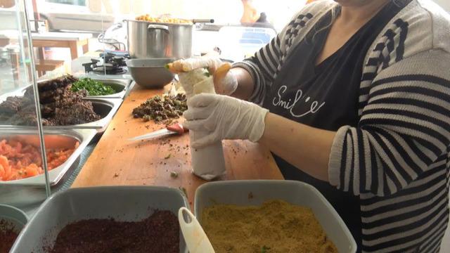 10 yıldır bu işi yapıyor! 90TL'ye satıyor: Kapıda kuyruk oluyor