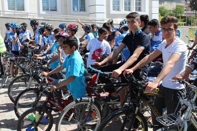 Kahta ilçesinde bisiklet turu etkinliği düzenlendi