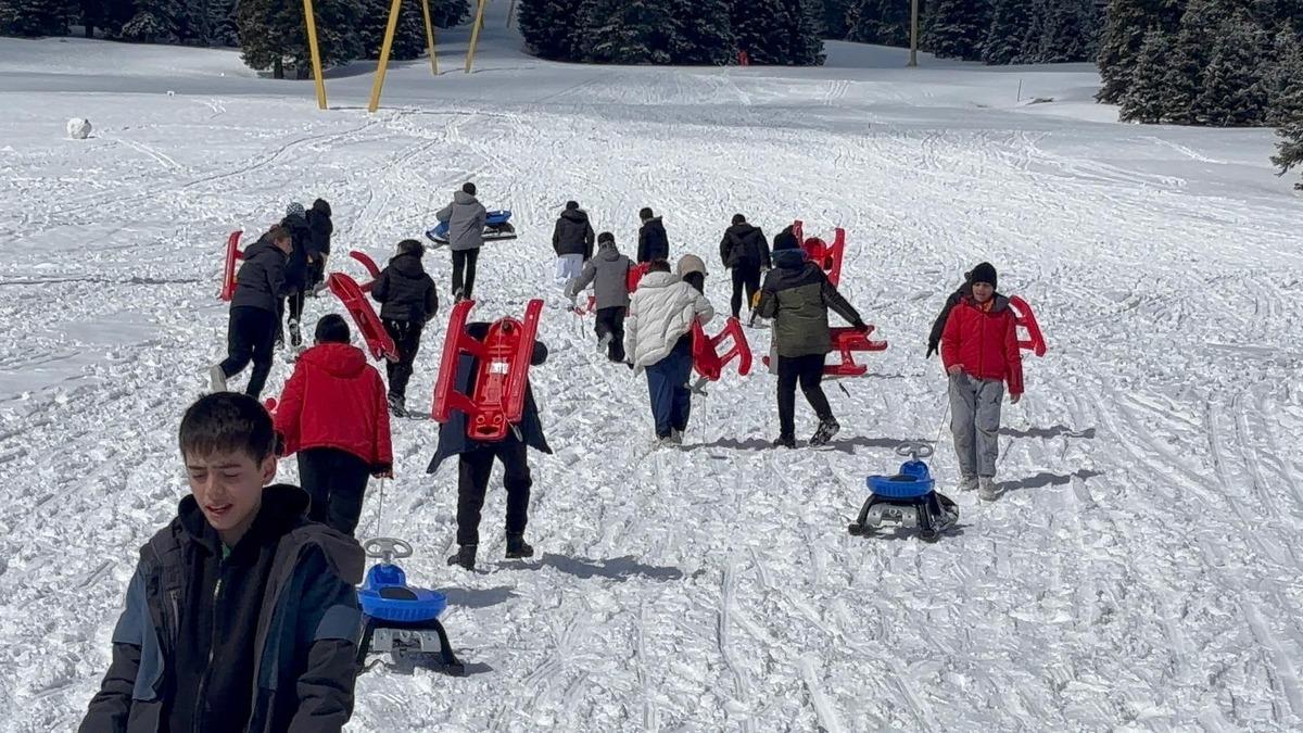 Türkiye nin "Beyaz Cennet"i boş kaldı! Kar var, tatilci yok 7