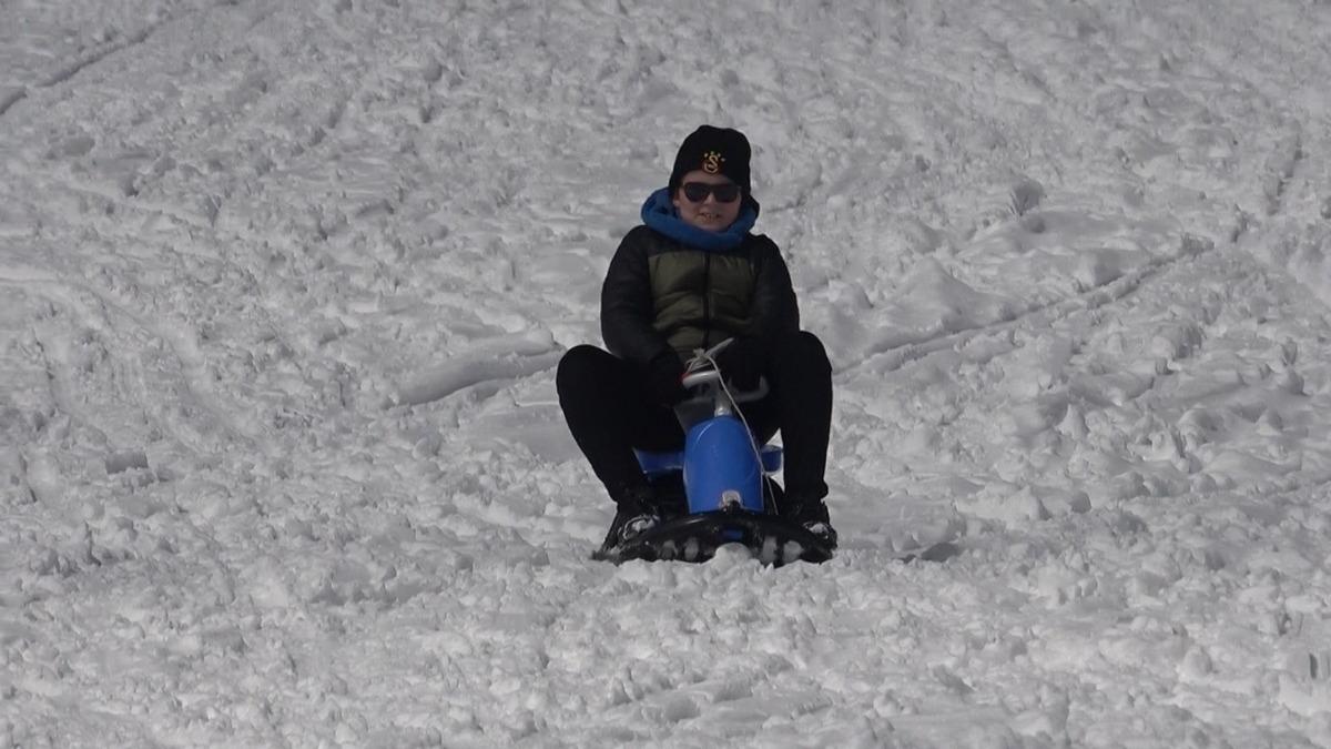 Türkiye nin "Beyaz Cennet"i boş kaldı! Kar var, tatilci yok 4
