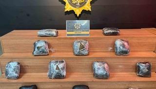 Valizden uyuşturucu madde &ccedil;ıktı