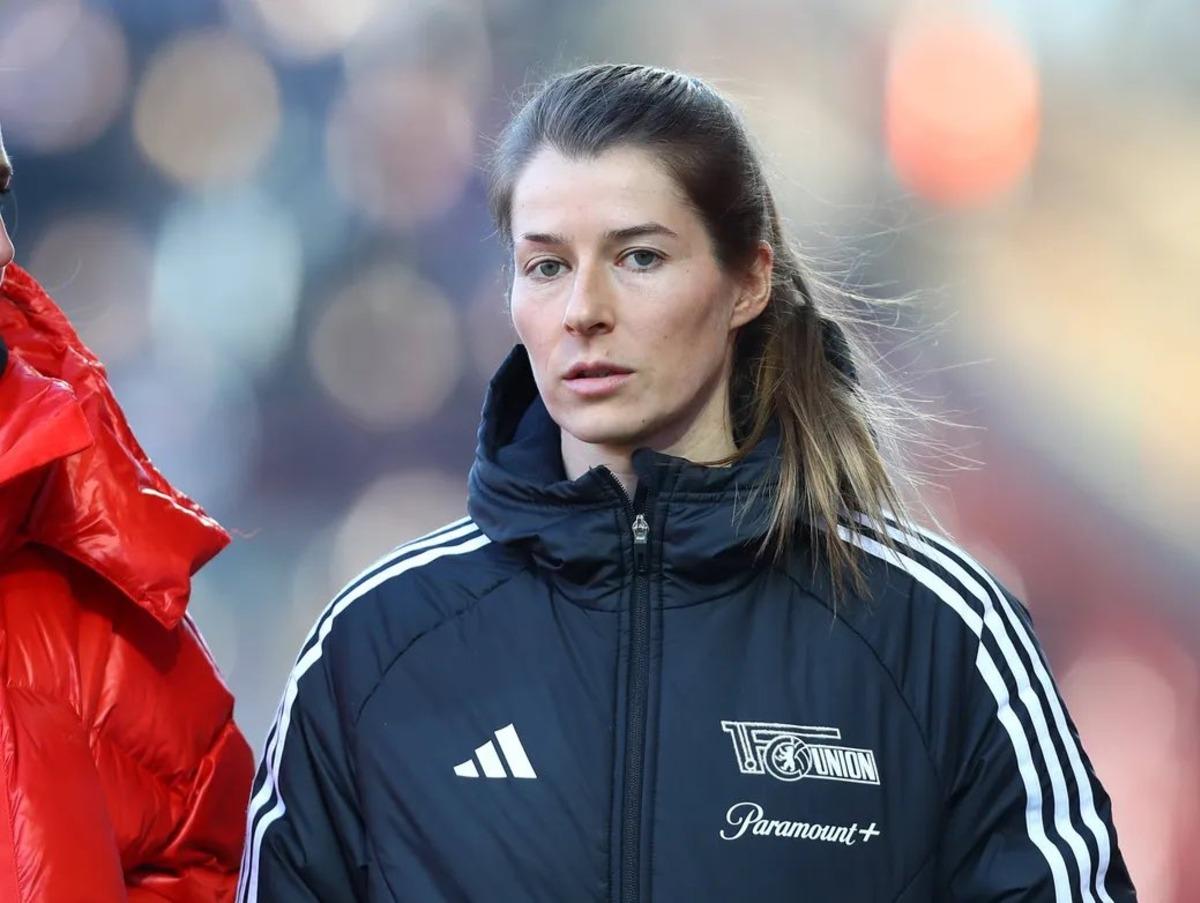 Bundesliga da devrim! İlk kadın teknik direkt&ouml;r Marie-Louise Eta 4
