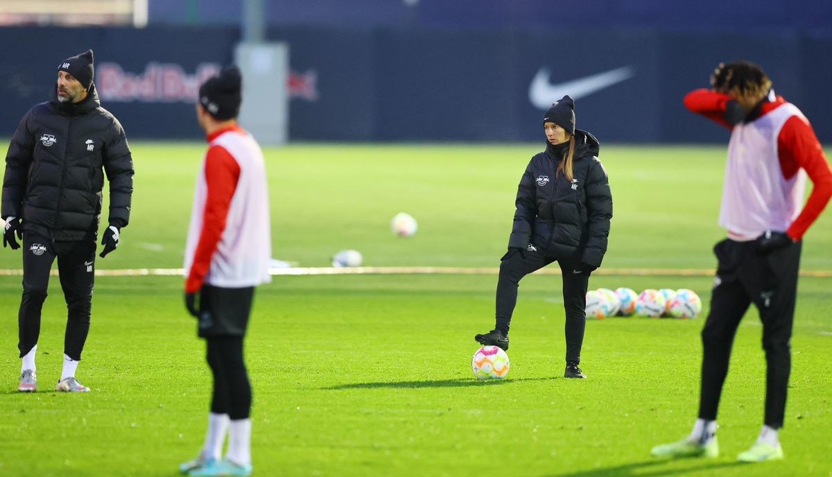 Bundesliga da devrim! İlk kadın teknik direkt&ouml;r Marie-Louise Eta 1