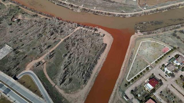 Fadlum &Ccedil;ayı Kızılırmak&rsquo;a rengini verdi 5