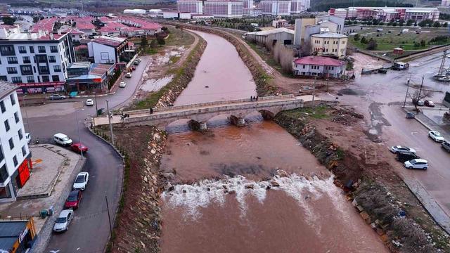 Fadlum &Ccedil;ayı Kızılırmak&rsquo;a rengini verdi 4