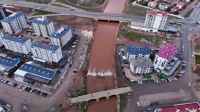Fadlum &Ccedil;ayı Kızılırmak&rsquo;a rengini verdi 3