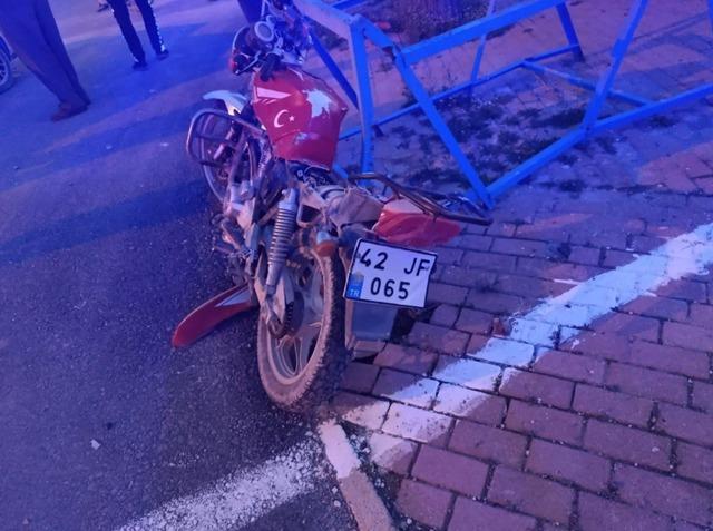 Konya&rsquo;da ehliyetsiz s&uuml;r&uuml;c&uuml;lerin kazası: 1 yaralı 1