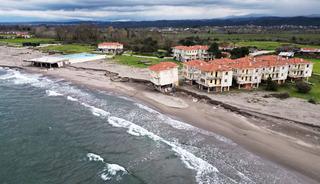 Sakarya'da kıyı erozyonu! Bir villa yıkılma tehlikesi yaşıyor