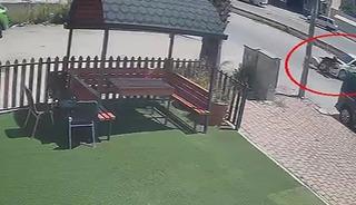 Otomobille motosiklet &ccedil;arpıştı: 1 yaralı