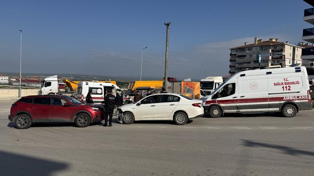 Edirne'de 3 aracın karıştığı trafik kazası: 1 yaralı