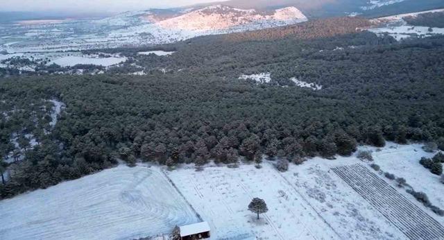Nisan da yağan kar mahalleyi beyaz örtü ile kapladı 1