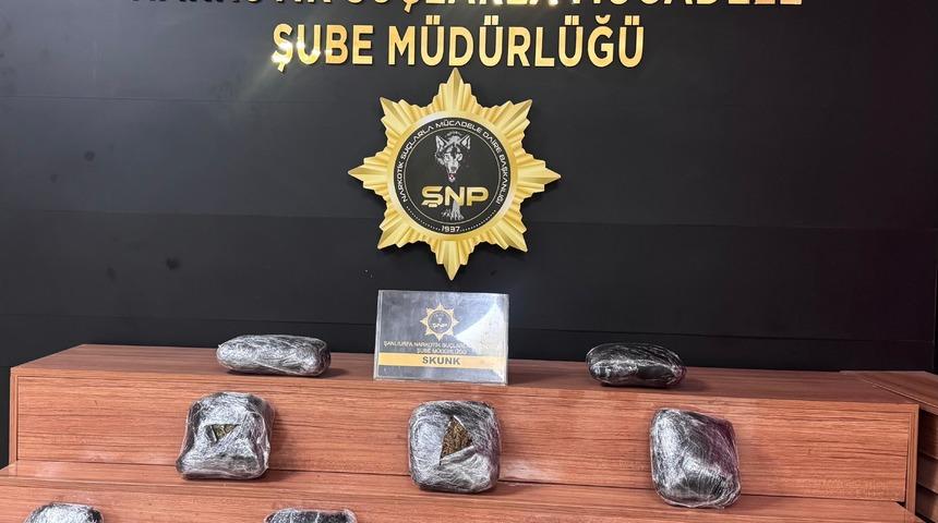 Şanlıurfa'da 8 kilogram sentetik uyuşturucu ele ge&ccedil;irildi