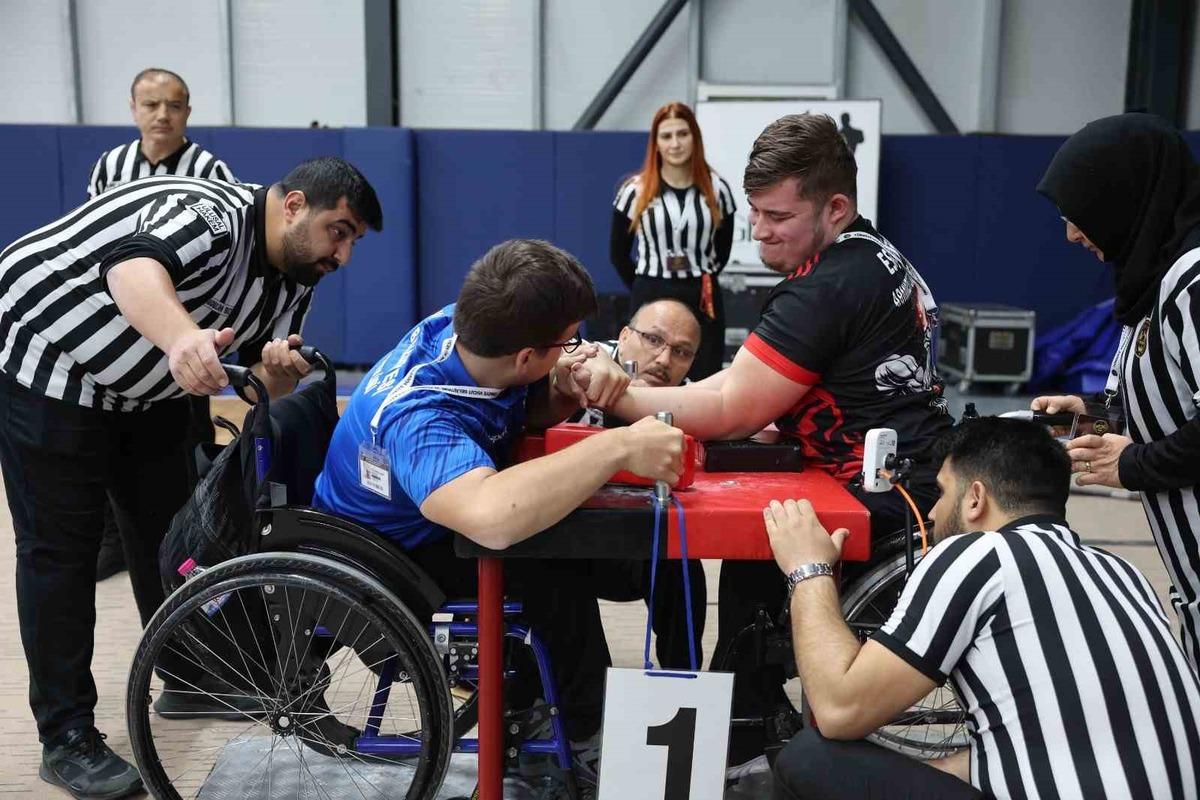 Bağcılarlı demir bileklerden büyük başarı: 14 madalya kazandılar 1