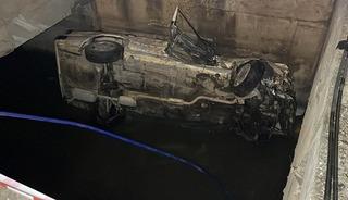 Eskişehir'de otomobil sulama kanalına d&uuml;şt&uuml;: 2 yaralı