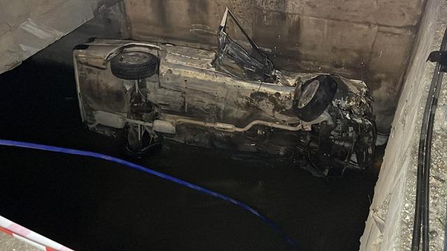 Eskişehir'de otomobil sulama kanalına düştü: 2 yaralı