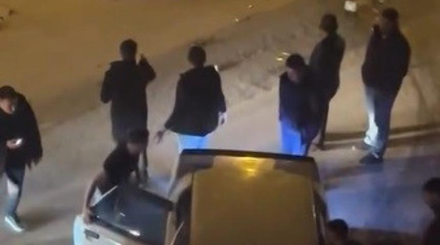 Kontrolden &ccedil;ıkan ara&ccedil; ters yola girdi, otomobil ile kafa kafaya &ccedil;arpıştı