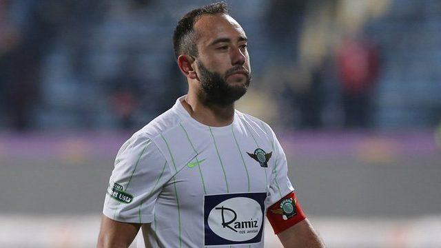 Olcan Adın'ın annesi vefat etti