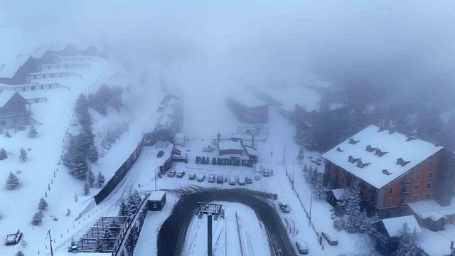 Palandöken’de kar kalınlığı 210 santimetreye ulaştı 2