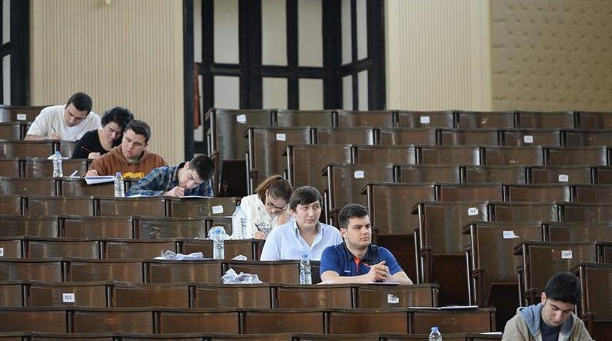 Açıköğretim sınavında skandal soru! Eski CHP milletvekili Onur o soruya ateş püskürdü!