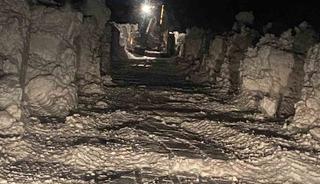 Bitlis&rsquo;te karda mahsur kalan 112 ekibi kurtarıldı