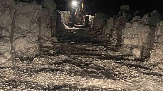 Bitlis’te karda mahsur kalan 112 ekibi kurtarıldı