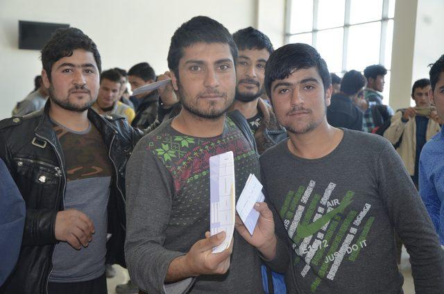 Afganistan uyruklu 227 kaçak, sınır dışı edildi