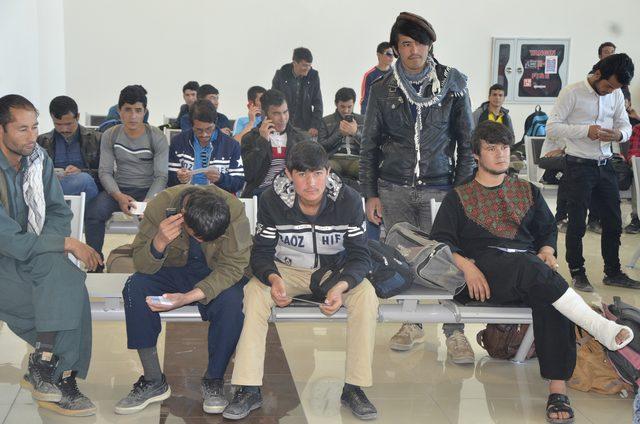 Afganistan uyruklu 227 kaçak, sınır dışı edildi