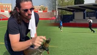 İspanya'da skandal olay! M&uuml;sl&uuml;man futbolcuları domuz etiyle kovaladı