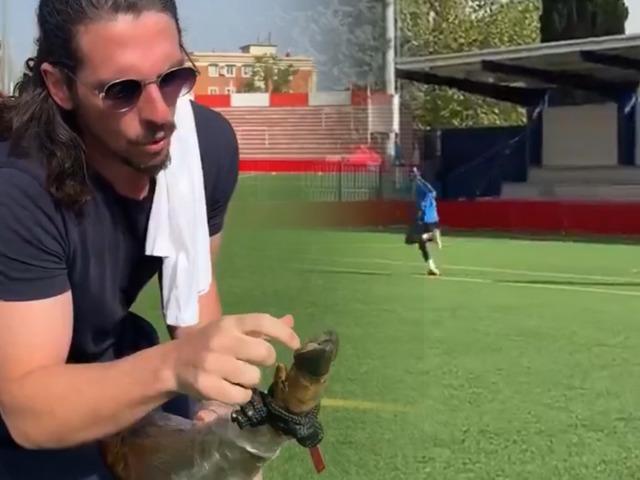 İspanya'da skandal olay! M&uuml;sl&uuml;man futbolcuları domuz etiyle kovaladı