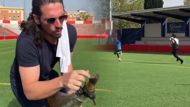İspanya'da skandal olay! Müslüman futbolcuları domuz etiyle kovaladı