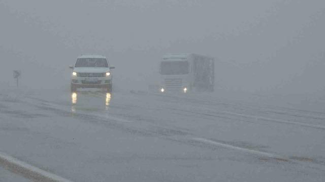 Van’da 50 yerleşim yerinin yolu kapalı 1