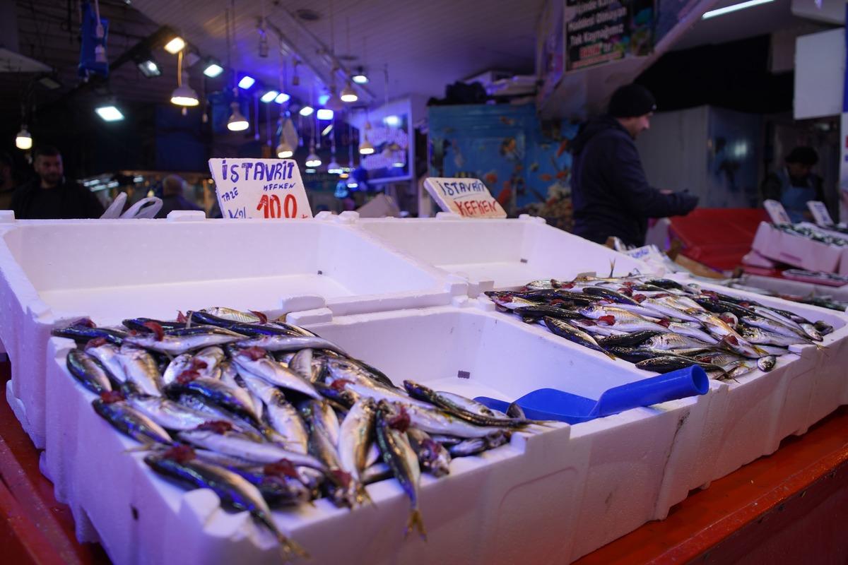 Yasağa günler kala sezonun son balıkları vatandaşla buluşuyor 2