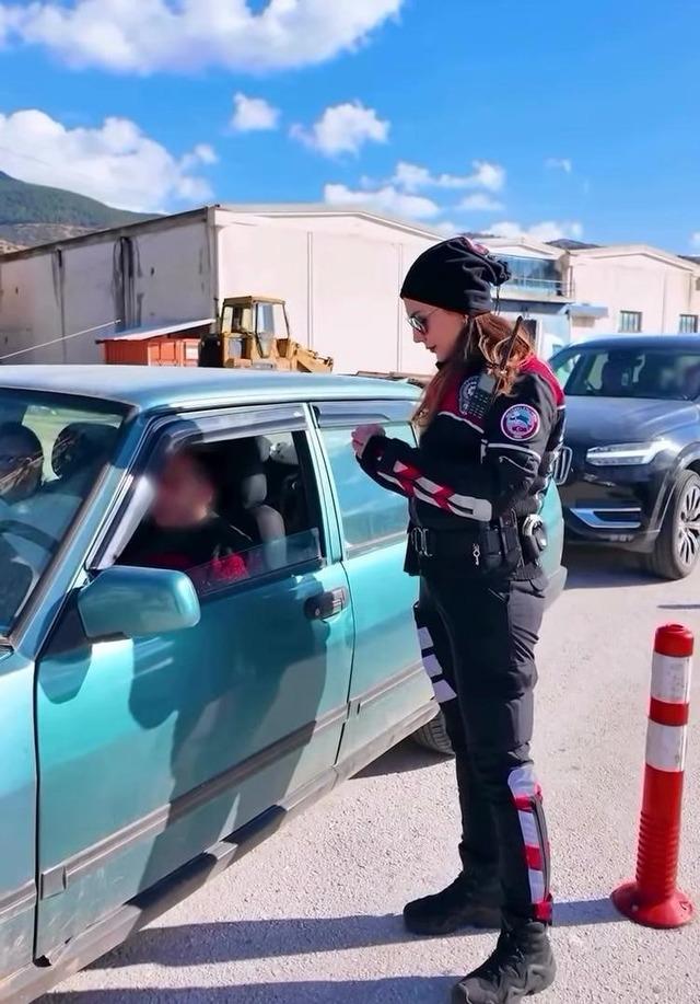 Polis denetimlerinde 40 aranan şahıs yakalandı 3