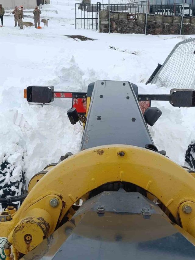 Iğdır’da nisan ayında karla mücadele 2