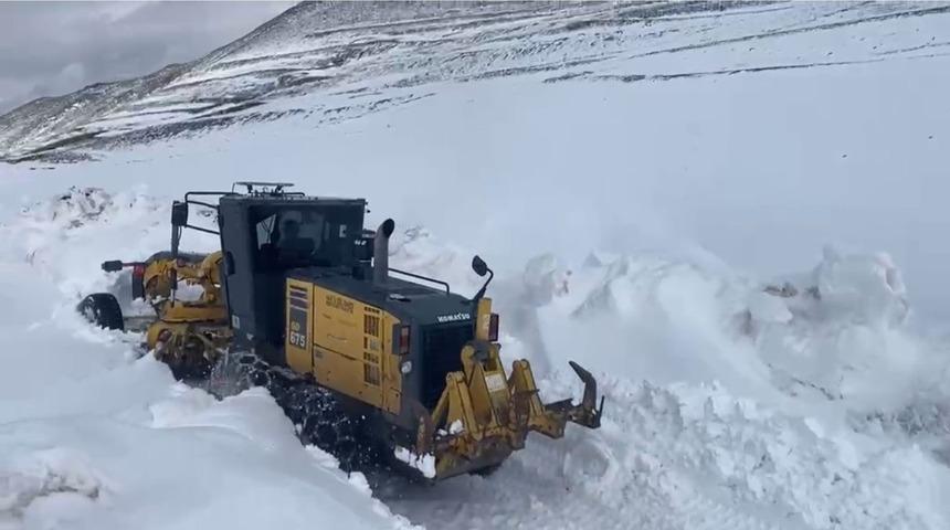Iğdır&rsquo;da nisan ayında karla m&uuml;cadele