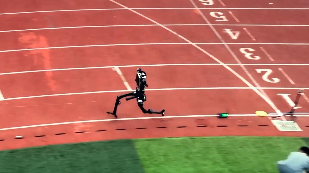 Saniyede 10 metre hıza ulaştı, Usain Bolt un rekoruna yaklaştı 3