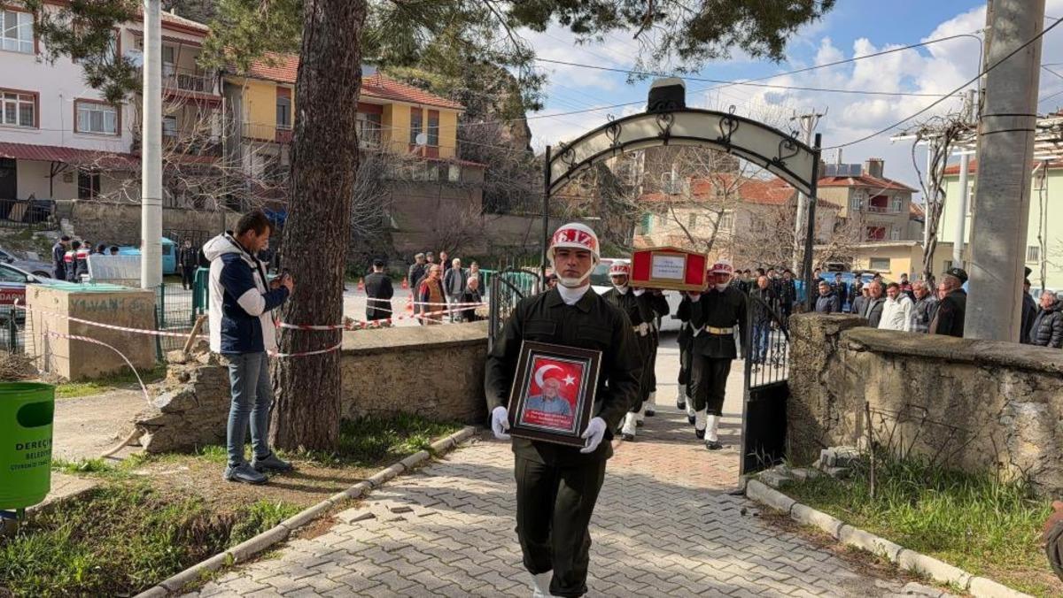 Afyonkarahisar da Kıbrıs Gazisi son yolculuğuna uğurlandı 1