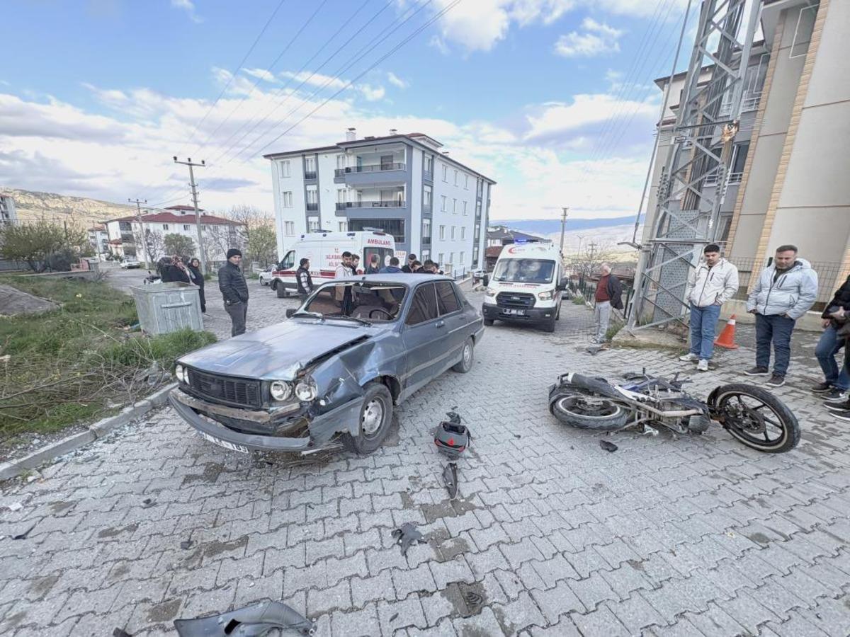 Kastamonu’da otomobil ile motosiklet çarpıştı: 3 yaralı 1