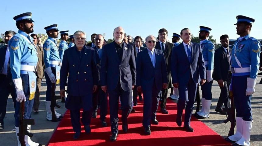 İslamabad'daki 21 saatlik g&ouml;r&uuml;şme sona erdi: İran heyeti Pakistan&rsquo;dan ayrıldı