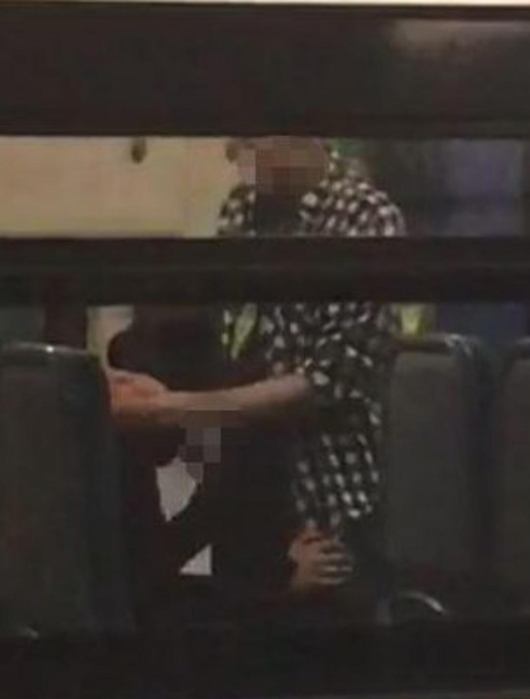 Trende ilişkiye giren &ccedil;ift bu halde yakalandı  