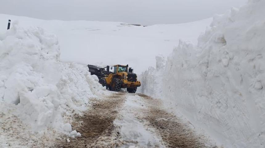 Hakkari'de 46 yerleşim yolu ulaşıma kapandı