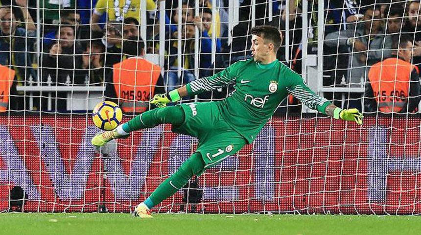 Volkan Demirel'e var, Muslera'ya yok